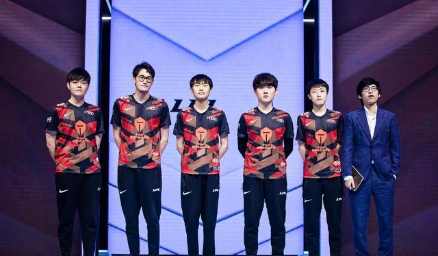 在国际足球 在国际足球