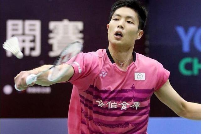 这使得他再 这使得他再