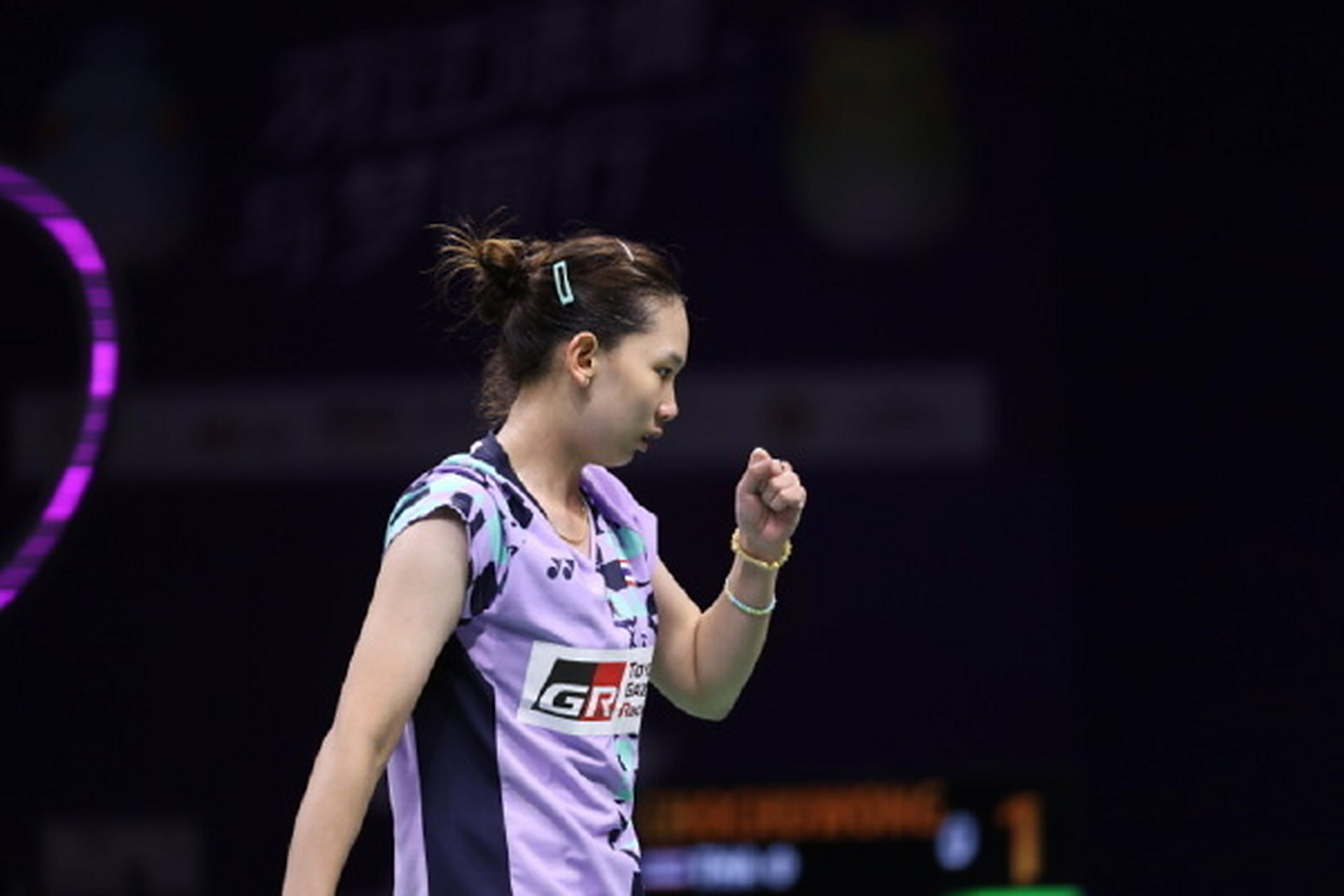 与众多年轻 与众多年轻