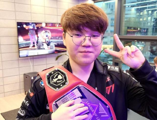 与此同时 与此同时